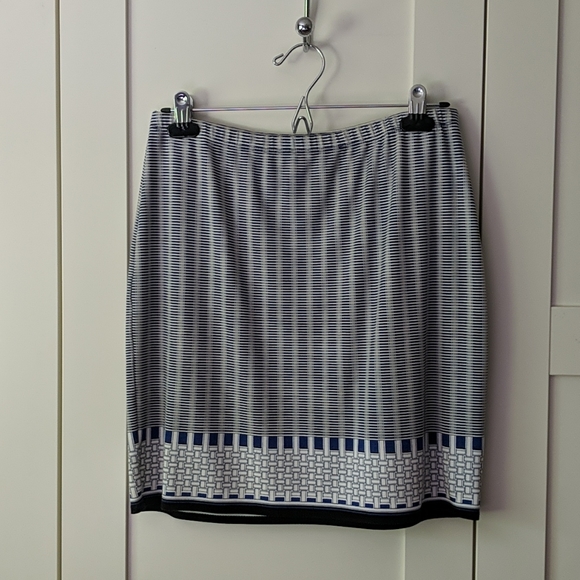 ❄️ 3/$25 Blue and White Skirt